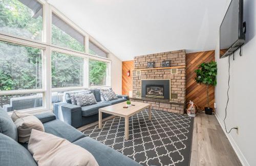 Tobermory Ski Chalet | Evergreen Escape - Tobermory Chalet & Sauna