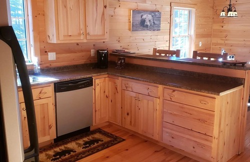 Rangeley Cabin | Evergreen Lodge - Rangeley cabin with 3 bedrooms and loft in prime location.