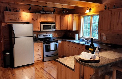 Rangeley Cabin | Evergreen Lodge - Rangeley cabin with 3 bedrooms and loft in prime location.