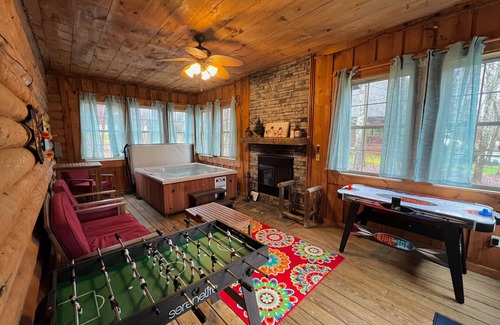 Thayerville House | Evergreen | Wooded Views from Balcony + Private Hot Tub