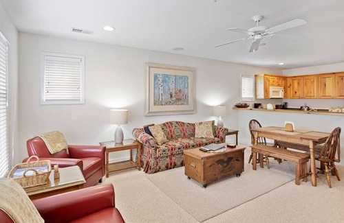 Foscoe Condo | Evergreens 1022 - *15% Discount for stays now until Nov 16* Mountain Condo, Gated Resort, Ind.