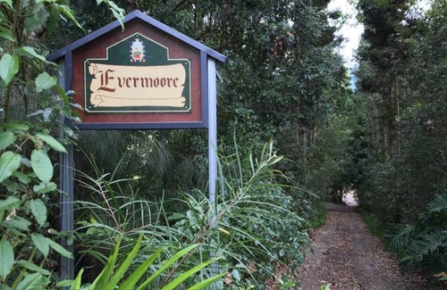 Gleniffer Apartment | Evermoore Castle - Enchanting Stay w/River Access