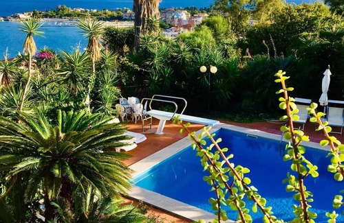 Giardini Naxos Villa | Every sunrise a spectacle