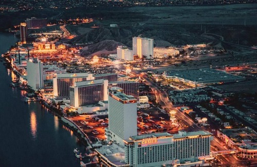 Laughlin House | Everything You Need For A Comfortable Stay! 4 Modish Units, Dining, Gambling!