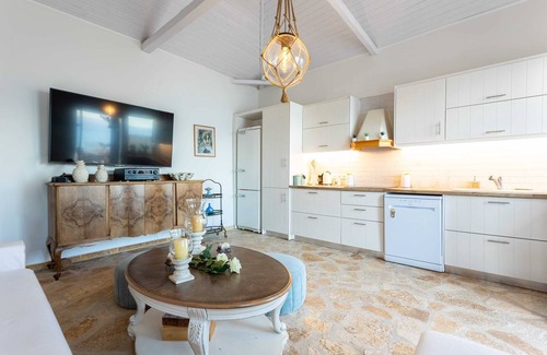 Petalidi Apartment | Evi's Seafront Hideaway - Petalidi Cozy Nest