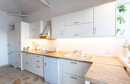 Petalidi Apartment | Evi's Seafront Hideaway - Petalidi Cozy Nest