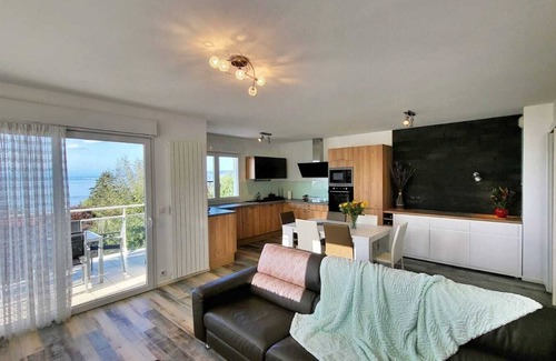 Maxilly-sur-Leman Apartment | Evian/Maxilly: Beautiful fully renovated apartment on the shores of Lake Geneva