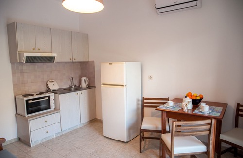 Leivathos Apartment | Evianna's Superior Apartment with side sea view