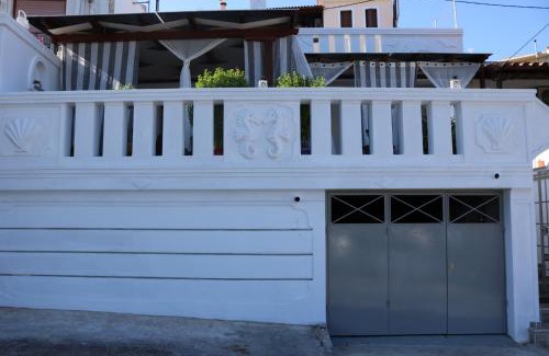 Votsi House | Evilio