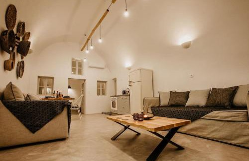 Fira House | EvnOikon I- Jacuzzi Cave House in Fira
