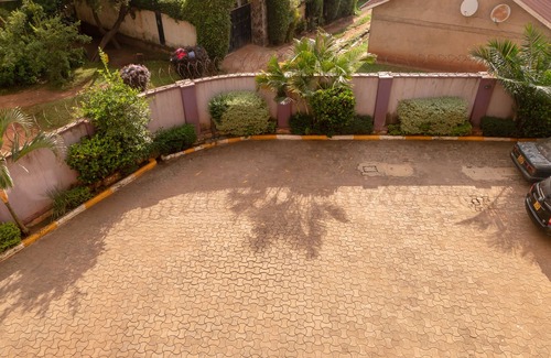 Muyenga Apartment | Ewaffe@AKUA/BARU Clean 2BDRM APT