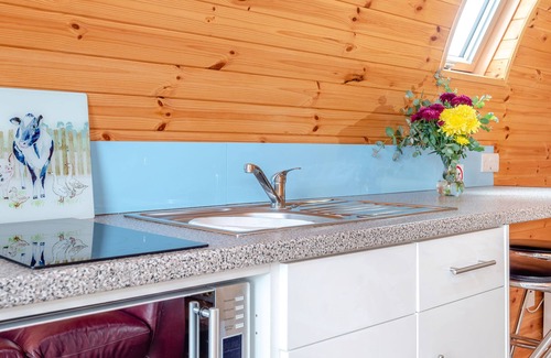 Oakenholt Cottage | EWE TWO, romantic, character holiday cottage, with hot tub in Northop