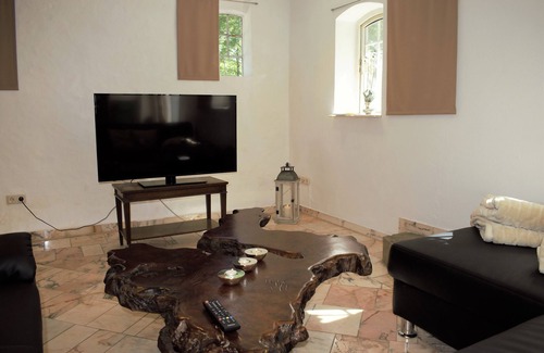 Stadum House | Ex Rio Reiser house, fireplace, terrace, thatched roof house, pets, lots of space