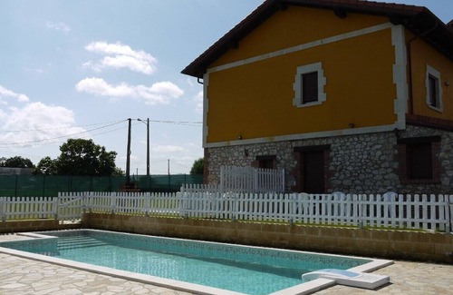 Sancibrian Cottage | Excellent rural house with private pool, garden, barbecue, parking