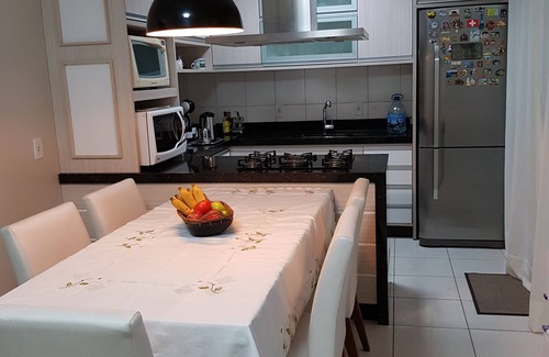 Centro House | Excellent 3 Bedroom House 300 Meters From Bombinhas Beach