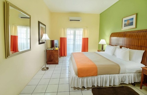 Rodney Bay Hotel | Excellent Choice! 3 Units w/Balconies, Outdoor Pool, Parking is Free!