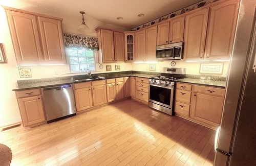 Cape Saint Claire House | Excellent Location, Super Clean, Super Spacious, Near Bay & Downtown Annapolis