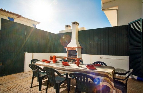 Mafra Villa | Excellent Villa, Sea Views, Quiet Area, Beach, Ocean Pool, Surf Lessons