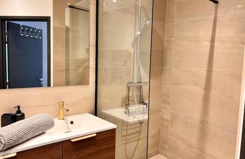 Saint-Raphael Apartment | Exception- 6 pers NEUF Hyper centre - Clim