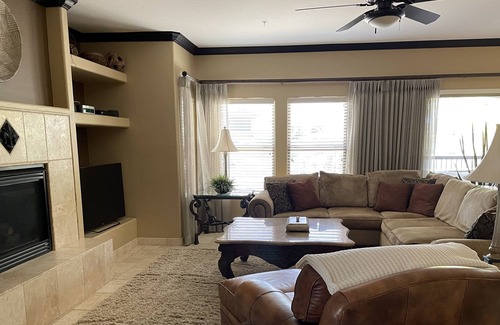 North Scottsdale Condo | Exceptional 2 Bed | 2 Bath North Scottsdale Gound Floor Grayhawk Condo