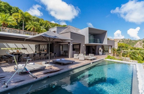 Anse du Gouverneur Villa | Exceptional 6 BDRM Modern Villa w 2 Pools