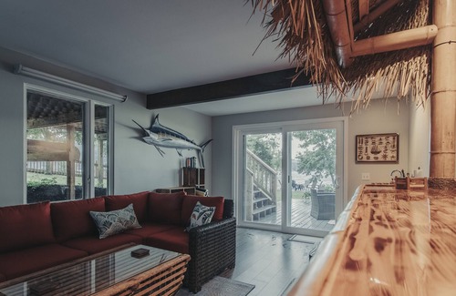 Cuba House | Exceptional cottage on the north shore of Cuba Lake