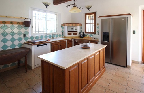 Noves House | Exceptional landhouse in Noves, Alpilles, none opposite, large pool, pets allowed (2).
