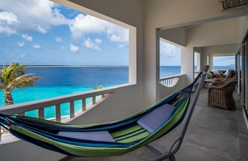 Kralendijk Apartment | Exceptional Oceanfront Penthouse Delfshaven Sanddollar Resort