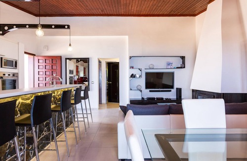 Rethymno Villa | Exceptional Panoramic Sea Views, Hanging Over Rethymno City