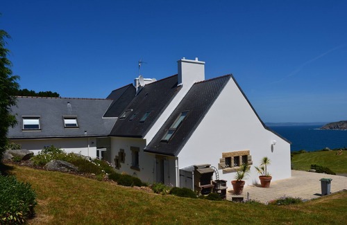 Poullan-sur-Mer Villa | EXCEPTIONAL SEA VIEW