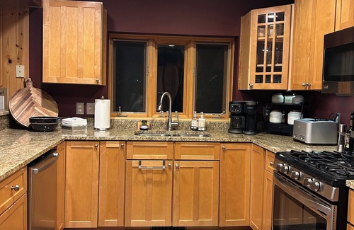Harbor Springs House | Exceptional, spacious, 4 bedroom chalet in Harbor Springs right at Nubs Nob.