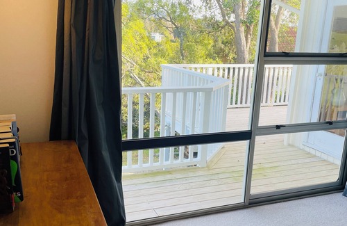 Patons Rock House | Exceptional Views in Patons Rock