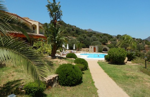 Tertenia Villa | Exceptional villa: 400 m² for 15 people, with pool