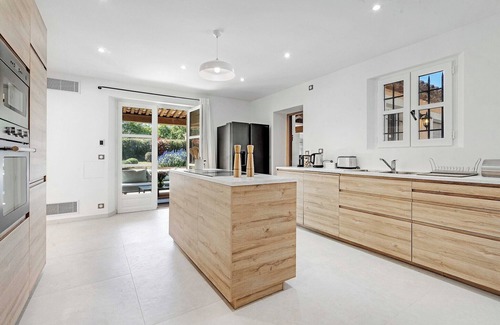 Saint-Tropez Apartment | Exceptional villa- AC- 5BR-10P- Baie des Canebiers