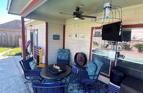 Humble House | Exciting Family-Friendly Home With Pool Near IAH & Downtown Houston!