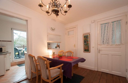 Eppendorf Apartment | Excl. Floor: 3 bedrooms, balcony, adults only, quiet place at Eppendorf