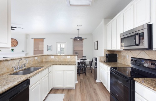 Cross Mountain House | Excluse Hideaway in Leon Springs! Luxury Living at it's Finest
