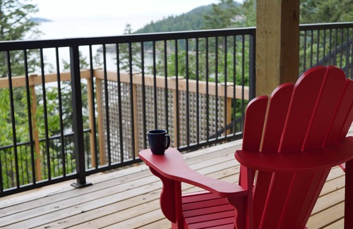 Bowen Island Apartment | Exclusive 2-bdrm ocean & mountain view suite