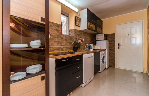 Rafajlovici Apartment | Exclusive 2 bedrooms apartment, 2 minutes walk to a sandy beach.