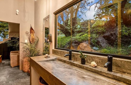 Tepoztlan House | Exclusive 5-Bedroom Retreat in Tepoztlán with Infinity Pool