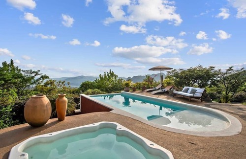 Tepoztlan House | Exclusive 5-Bedroom Retreat in Tepoztlán with Infinity Pool