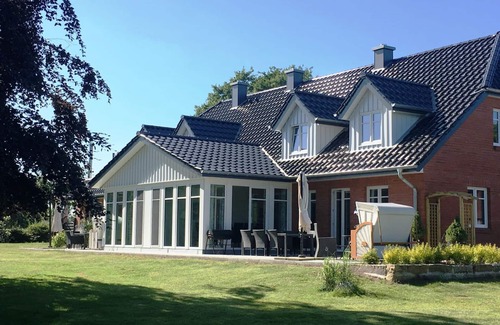 Dollerup Apartment | Exclusive 5 star apartment - Diekkier for 4-9 pers. sauna, quiet location