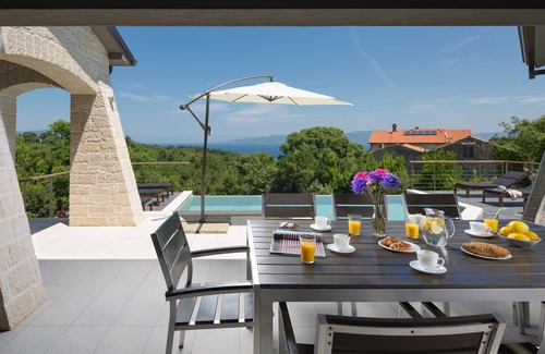 Drenje House | Exclusive 5* Villa with stunning views and heated pool