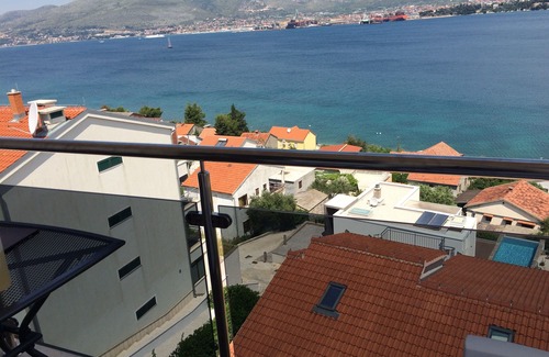 Okrug Gornji Apartment | Exclusive apartment only 150 meters to the beach