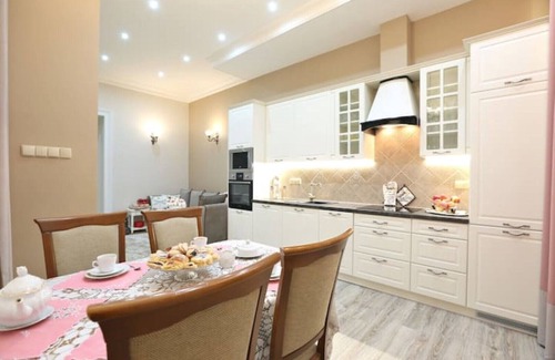 Swiebodzin Apartment | Exclusive apartment in the castle - with private jacuzzi