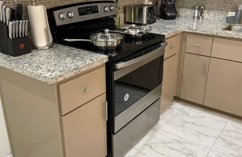 Edinburg Apartment | Exclusive Apartment with 3BR Edinburg, Texas