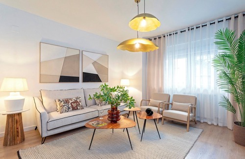 Figares Apartment | Exclusive apt 3rooms in Granda. Martinez Campos II