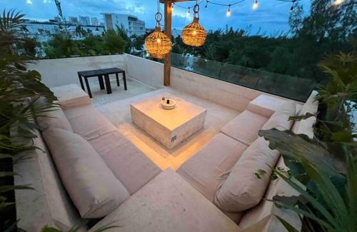 Zona Hotelera Apartment | Exclusive apt with private rooftop & amazing views