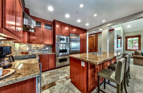 Sierra Shores Condo | Exclusive! Balconies w/lake views, 3 masters, 2 kings, Pool,AC+Sierra Shores