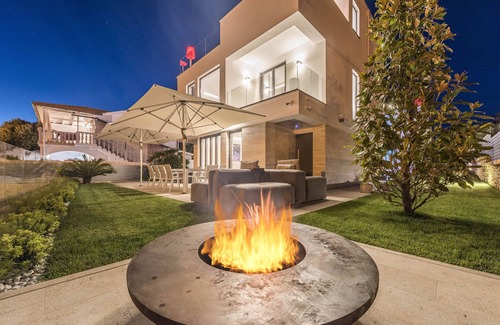 Vrsi Villa | Exclusive beachfront Villa Four Seasons in Vrsi